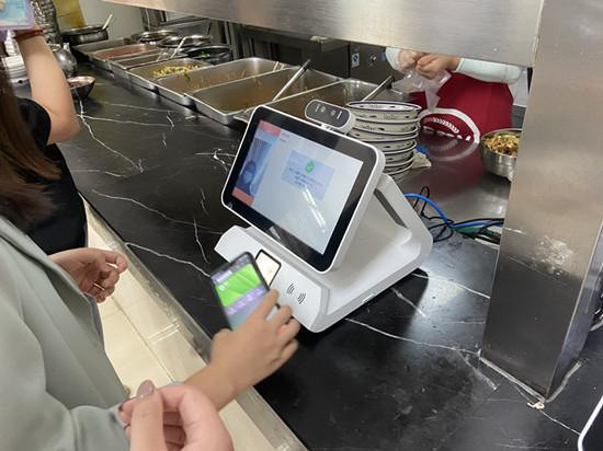 優(yōu)卡特食堂人臉識別消費(fèi)機(jī)